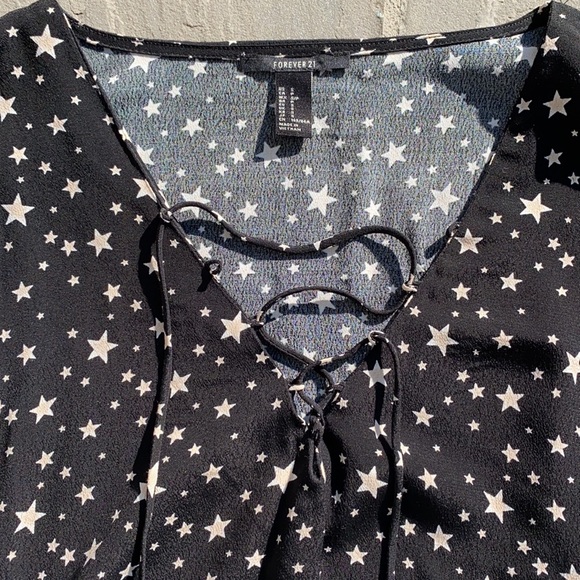 Forever 21 tie front blouse in star prints - Picture 3 of 7